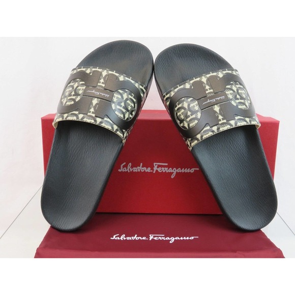 NIB FERRAGAMO GROOVE 6 BEIGE BLACK RUBBER GANCINI LOGO SANDALS SLIDES 10 M main image 13